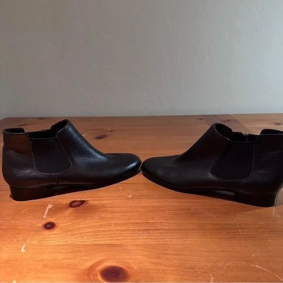 Munro Women’s Black Leather Cate Booties Size 9.5N - Picture 4 of 8